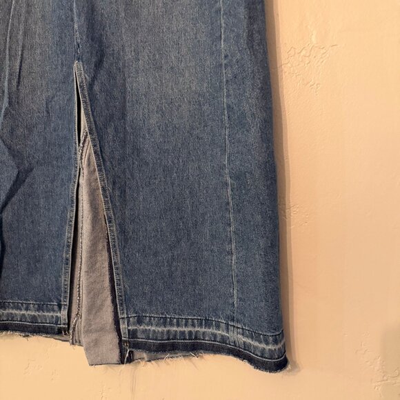 NWOT GAP Maxi Denim Skirt Front Slit Size 28/6 - Picture 2 of 6
